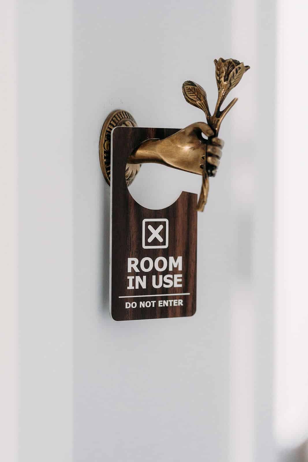 room in use sign